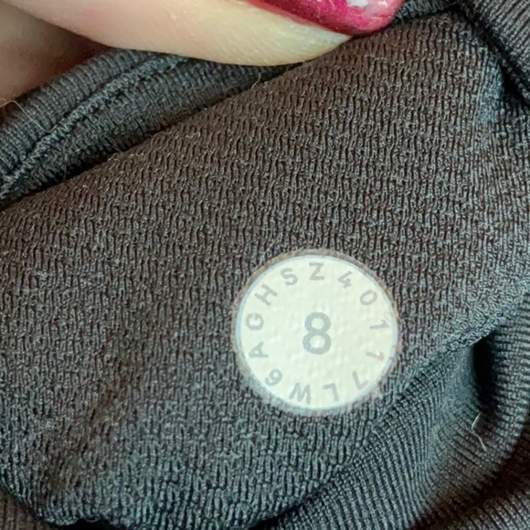 Lululemon Black Gear Up Crop 17”. Size 8 - Picture 7 of 7